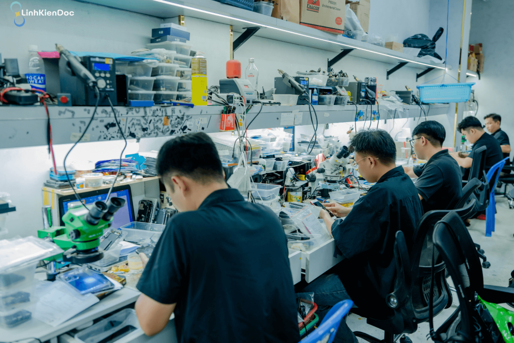 Quy trình thay linh kiện Huawei chuyên nghiệp