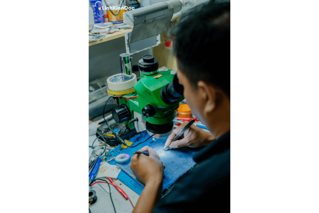 Quy trình thay màn hình Samsung lấy liền