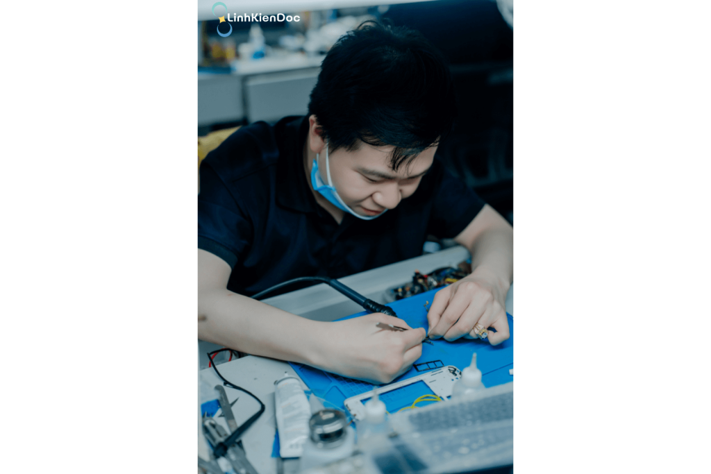 Thợ sửa chữa Linhkiendoc chuyên nghiệp